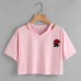 BYDI T-shirt Cropped Rosa Vermelha com Recortes (Cores)